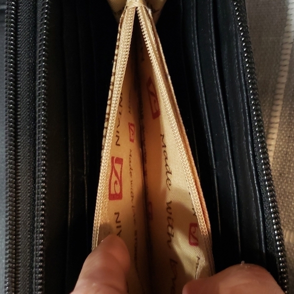 Stone Mountain Wallet Purse - Picture 11 of 13